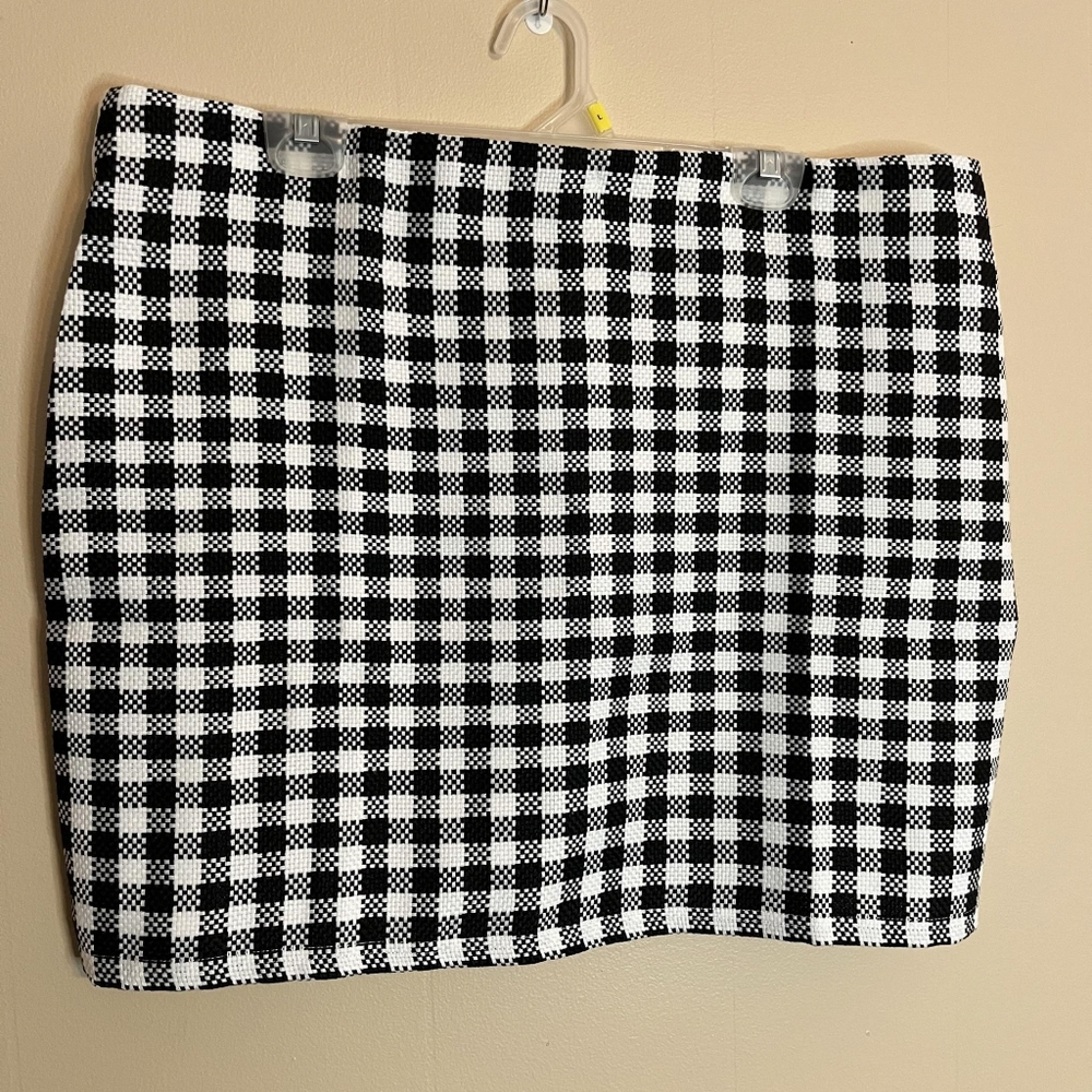 Clothing Obsessed Company Black and White Plaid 3XL Pencil Skirt